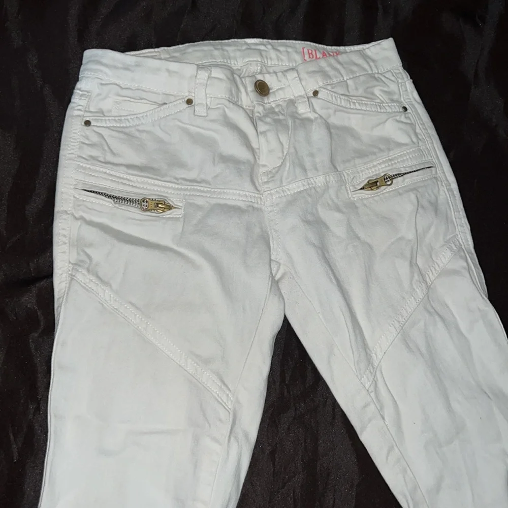 BLANKNYC White Girl’s Jeans Pants.  Size 12.  No stains or tears. - Picture 4 of 5